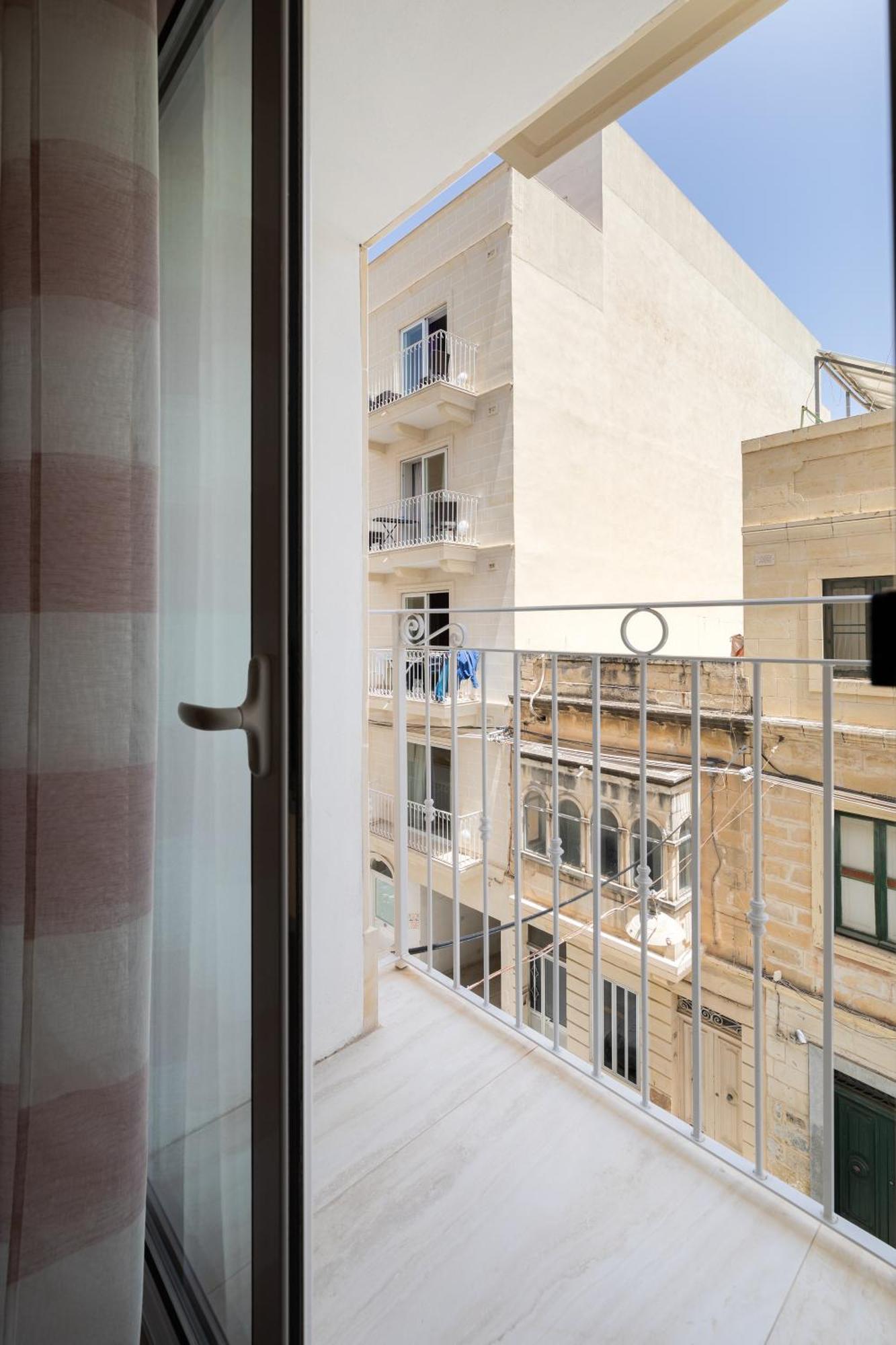 Edka Suites - Modern Sunlit 2Bd Apartments With Balconies - Close To Sliema Promenade, St Julian'S & St Georges Bay Gzira المظهر الخارجي الصورة